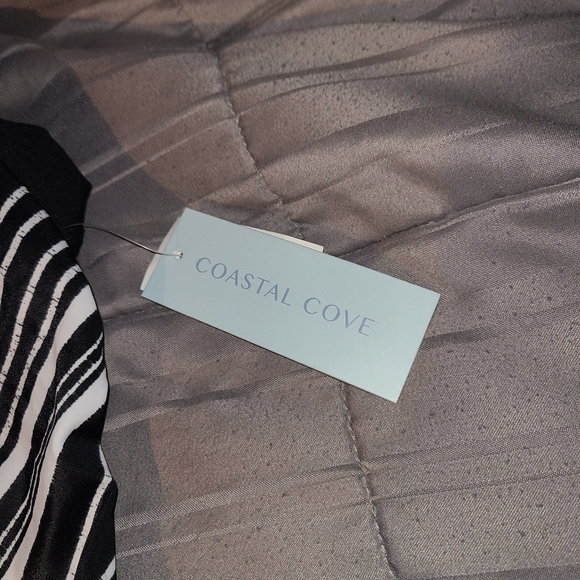 NWT!! Bathing Suit Top! BLACK & WHITE Halter Tankini NWT!! - Picture 2 of 8